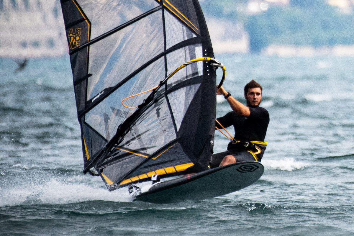 slalom plachta windsurfing karlin point7 acone garda torbole jizda